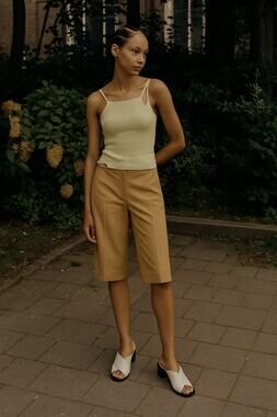 New LVIR Slit Fitted Wool Half Pants Bermuda Shorts Small Beige Designer